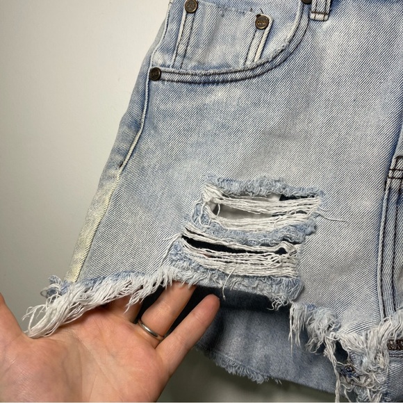 ONETEASPOON Women’s Blue Distressed Legend Shorts Size 25 festival Frayed Hem - Picture 2 of 11